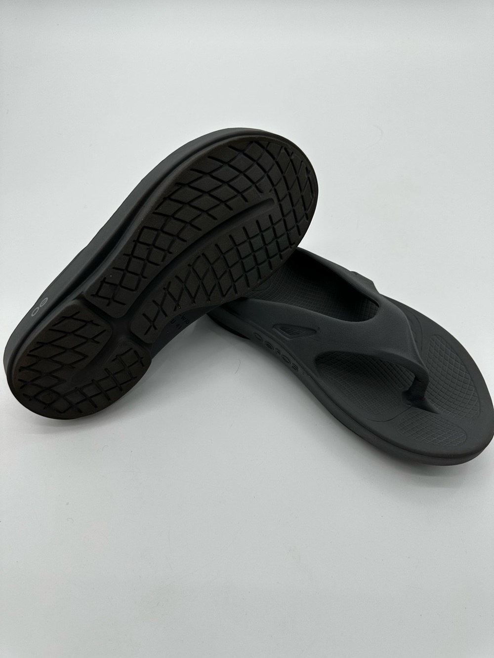 OOFOS Gray Flip Flop Thong Comfort sandals size 10 - Picture 5 of 7